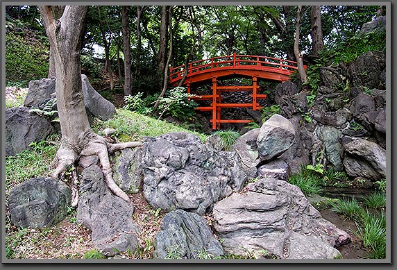 red bridge Tokyo Japan